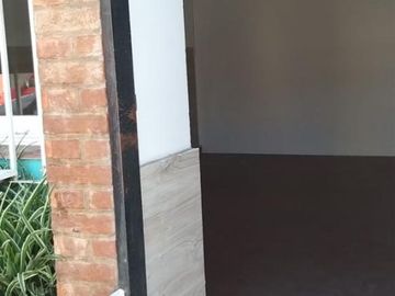 Alquiler local centrico, Paso del Rey con gas natural