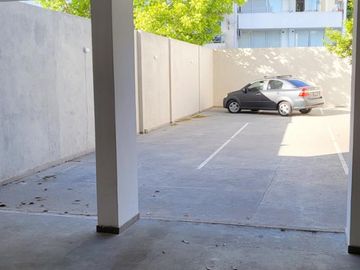 COCHERA EN VENTA ZONA CENTRO DE VILLA BALLESTER.