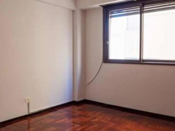 EXCELENTE DEPARTAMENTO DE 3 AMBIENTES CON COCHERA EN CABALLITO