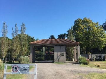 Importante lote en el barrio cerrado San Ignacio Chico a la venta