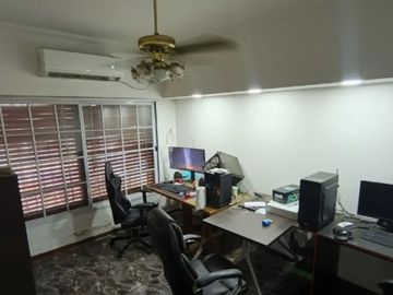 CHALET DE 5 AMBIENTES EN ZONA RESIDENCIAL