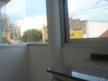 FABULOSO TRIPLEX 4 AMB. CON PLAY ROOM PATIO PARRILLA Y TERRAZA IMPECABLE CALIDAD PREMIUM