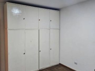 VENTA - CASA 4 AMBIENTES CON PILETA,JARDIN Y COCHERA  ITUZAINGO