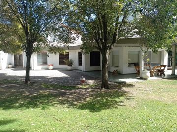 Casa en excelente zona de Parque Leloir