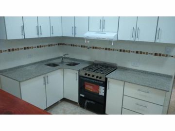 Departamento Tipo Casa entrada indep. Venta 1 AMB Dividido en 2 con patio RECICLADO A NUEVO