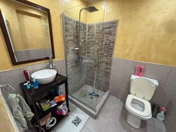 8amb Casa 3n 2 PH independientes(sin subdivision) Oportunidad 2flias o renta