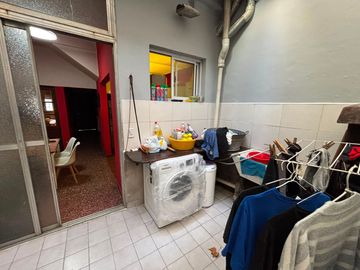 8amb Casa 3n 2 PH independientes(sin subdivision) Oportunidad 2flias o renta