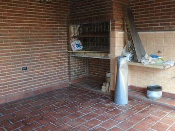 8amb Casa 3n 2 PH independientes(sin subdivision) Oportunidad 2flias o renta