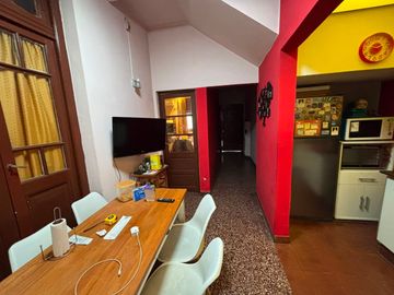 8amb Casa 3n 2 PH independientes(sin subdivision) Oportunidad 2flias o renta