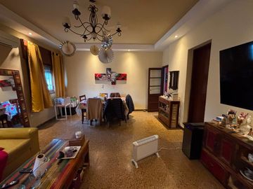 8amb Casa 3n 2 PH independientes(sin subdivision) Oportunidad 2flias o renta