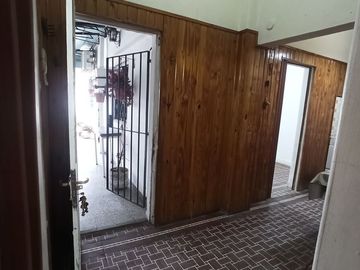 ALQUILER CASA TIPO P.H. AL FRENTE
