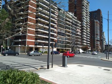 REGIO SEMIPISO UNICO POR SUS CARACTERISTICAS Y  EXCLUSIVO EMPLAZAMIENTO. PALERMO CHICO.