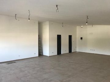 OFICINA A ESTRENAR DE 100m2 - 1° PISO S/COLECTORA ESTE