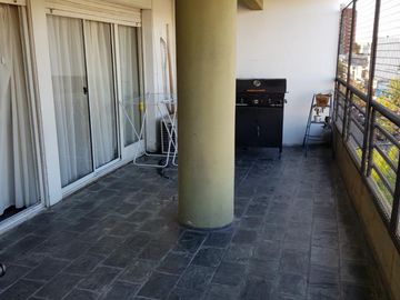 Depto 3 Dorm C/cochera. Av Centenario y 3 de Febrero, San Isidro.