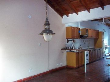 P. Chica sobre Av. Libertador apto vivienda, comercial y/o profesional