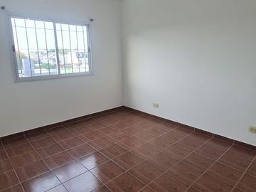 Excelente departamento 3 ambientes sobre Avenida Arieta, Villa Luzuriaga