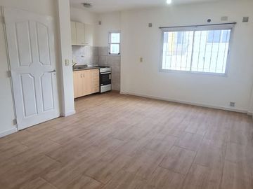 Excelente departamento 3 ambientes sobre Avenida Arieta, Villa Luzuriaga