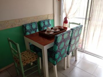 EXCELENTE DEPARTAMENTO 2 AMBIENTES Y 1/2, MÚLTIPLES CUALIDADES