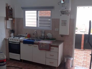 EXCELENTE PH 3 AMB. EN IMPECABLE ESTADO A METROS DE CLÍNICA AGÜERO IDEAL CONSULTORIO MÉDICO