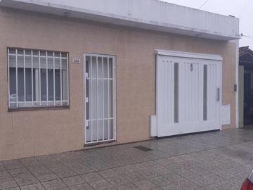 EXCELENTE PH 3 AMB. EN IMPECABLE ESTADO A METROS DE CLÍNICA AGÜERO IDEAL CONSULTORIO MÉDICO