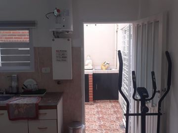 EXCELENTE PH 3 AMB. EN IMPECABLE ESTADO A METROS DE CLÍNICA AGÜERO IDEAL CONSULTORIO MÉDICO
