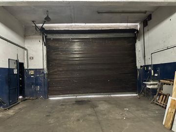 ALQUILER - RAMOS MEJIA - GALPON 580 m2 CON OFICINA - VESTUARIOS