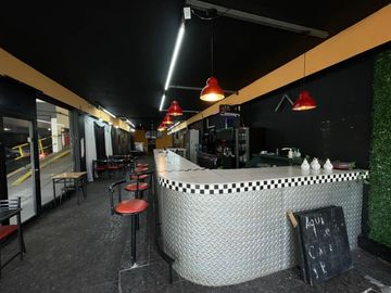 ALQUILER - LOCAL COMERCIAL AMPLIO DE 56 M2 - LOMAS DE ZAMORA