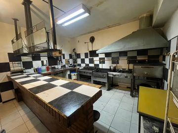 ALQUILER - LOCAL COMERCIAL AMPLIO DE 56 M2 - LOMAS DE ZAMORA
