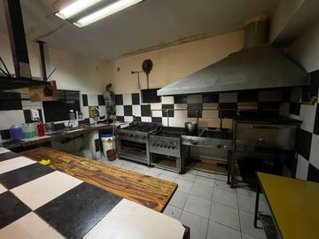 ALQUILER - LOCAL COMERCIAL AMPLIO DE 56 M2 - LOMAS DE ZAMORA