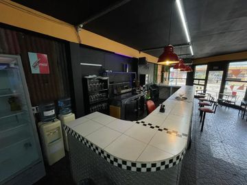 ALQUILER - LOCAL COMERCIAL AMPLIO DE 56 M2 - LOMAS DE ZAMORA