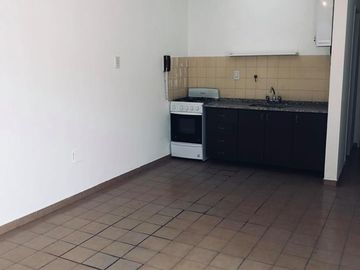 DEPTO DE 2 AMBIENTES EN 1° PISO AL CONTRA FRENTE