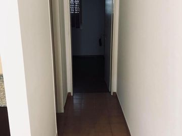 DEPTO DE 2 AMBIENTES EN 1° PISO AL CONTRA FRENTE