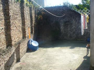 CASA EN LOTE 250M2 A 200M ESTACION BOSCH