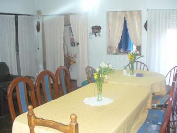 CASA EN LOTE 250M2 A 200M ESTACION BOSCH