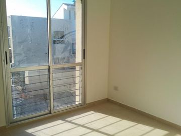 Excelente complejo de duplex a estrenar a 6 cuadras de la estacion de Ituzaingo