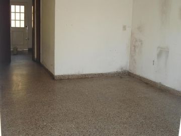 Lote 8,66x44 con 2 viviendas