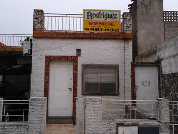 Lote 8,66x44 con 2 viviendas