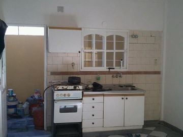 Lote 8,66x44 con 2 viviendas
