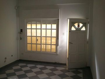 Lote 8,66x44 con 2 viviendas