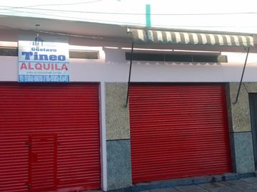 SE ALQUILAN 2 LOCALES INTERCOMUNICADOS SOBRE IMPORTANTE AVENIDA DE MORÓN