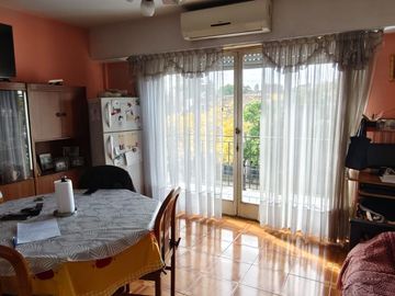 Excelente dpto 3 amb 2ºPso x esc Fte c/balcon 57 mts. Av Olivera 400. Floresta