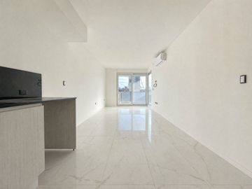 Venta de 2 ambientes al frente en la mejor zona de villa luro