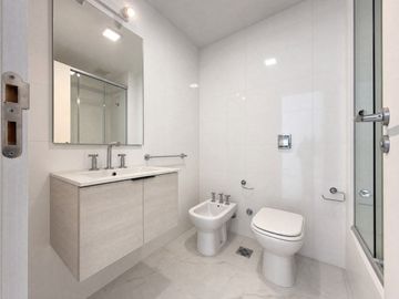Venta de 2 ambientes al frente en la mejor zona de villa luro