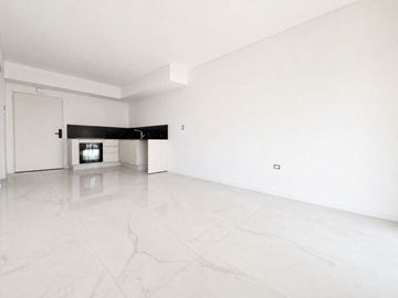 Venta de 2 ambientes al frente en la mejor zona de villa luro