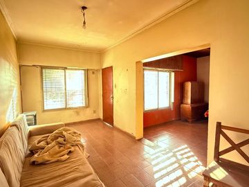 VENTA DE PROPIEDAD CON GALPON Y VIVIENDA EN ZONA MIXTA, PACIFICO 2300, BAHIA BLANCA