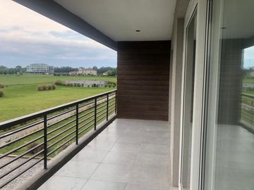 Departamento De 3 Ambientes con cochera en Terrazas Al Polo Greenville