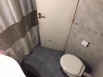 Departamento 3 ambientes al frente con balcón, zona Parque Patricios