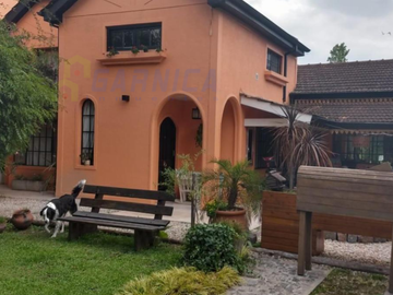 Venta de Casa en Parque Leloir - Villa Udaondo