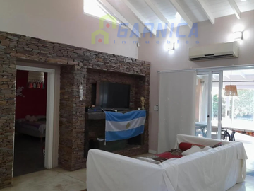 Venta de Casa en Parque Leloir - Villa Udaondo