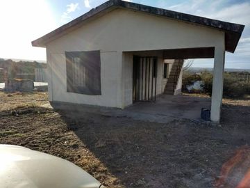 CHALET CON EXCELENTE UBICACION. SOBRE RUTA EMPALME TANTI. VISTA A LA MONTAÑA. LOTE PLANO 1000 METROS APROX. IDEAL PARA COMPLEJO TURISTICO